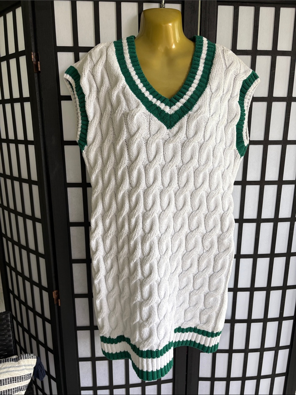 Derek Heart White Cable Knit Sweater Vest with Green Trim